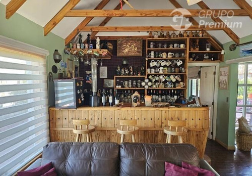 Hermosa Casa A La Venta, 4d+5b+10est.+pisc., Bat