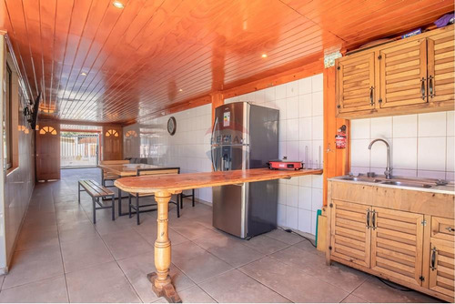 Amplia Casa Rebajada Con Piscina