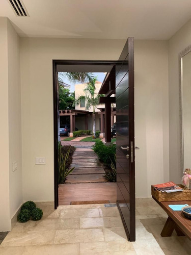 Amplia Casa En Condominio En Venta En Chablekal