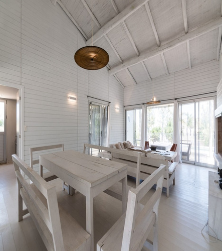 Venta Casa 4 Dormitorios En Suite - Club De Mar (cm82)