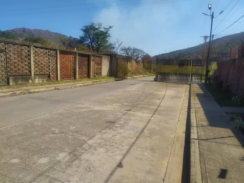 Eglée Suárez Vende Terreno En Urb. Manantial, Naguanagua. Plt-217