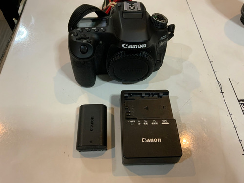 Cuerpo Canon 70d Con Solo 8900 Disparos Negro (Usado)