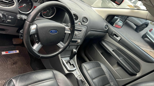 Ford Focus II 2.0 Exe Sedan Ghia At