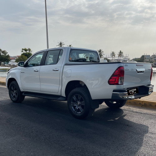 Imagen 3 de 10 de Toyota Hilux 2.8