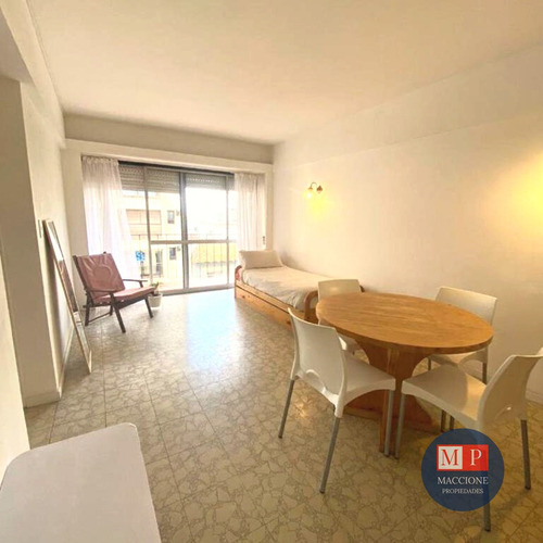 Venta Departamento 1 Ambiente Con Balcón A La Calle En Guemes