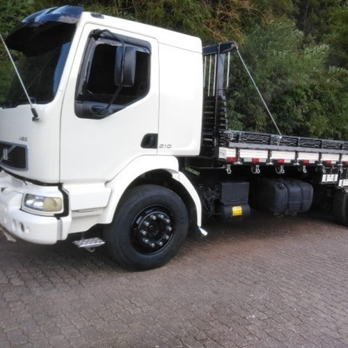 Imagem 1 de 12 de Volvo Vm 23210 03/04