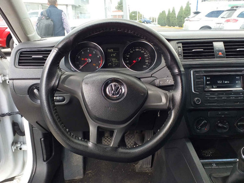 Imagen 12 de 15 de Volkswagen Jetta 2017 4p L4/2.0 Man