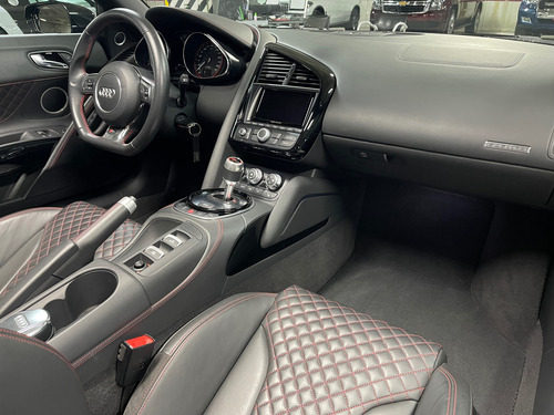Audi R8 5.2 V10 Spyder S-tronic DSG 7 Vel
