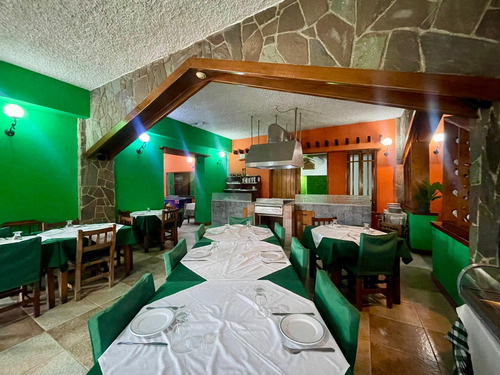 Venta Fondo De Comercio De Amplio Y Emblematico Restaurante En Los Altos Mirandinos Carrizal Rz