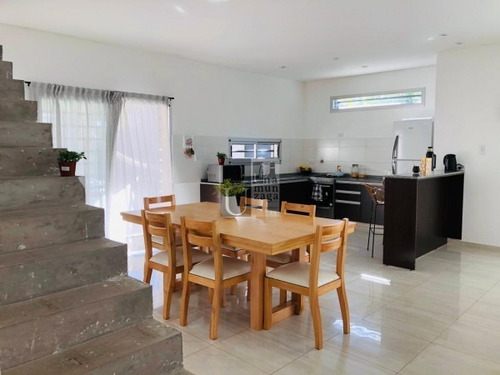 Imagen 20 de 22 de Excelente Casa Moderna En Venta En Barrio Parque