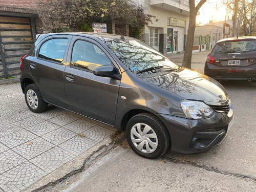 Toyota Etios 1.5 X 6Mt