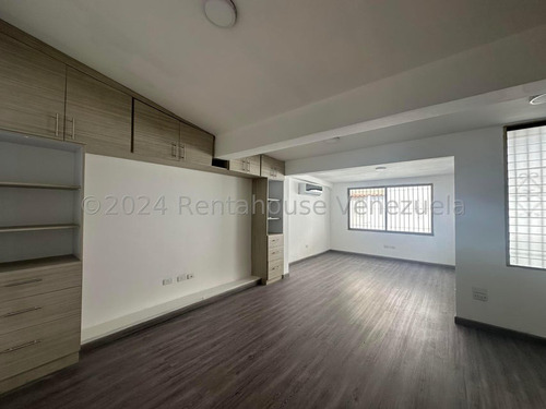 Ajr Casa En Alquiler En Santa Cecilia 24-17904 Yg