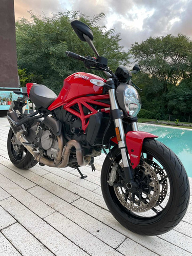 Ducati Monster 821 Inmaculada Inluye +u$3000 En Accesorios