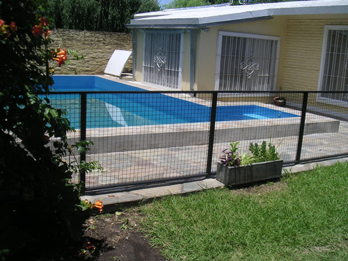 Dueño - Casa Quinta Funes Rosario - Fin De Semana - Semana - Pileta 8x4 Metros Cercada - Hasta Para 12 Personas - Aire Acondicionado Split - Wifi - Tv Cable - Excelente Parque Con Sombra -