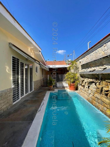 Hermosa Casa Quinta En Venta En El Piñal El Limon Conjunto Cerrado Con Piscina Area Parrilla Clima De Montaña Amplios Espacios Dos Cocinas Modernas Estef 24-14961