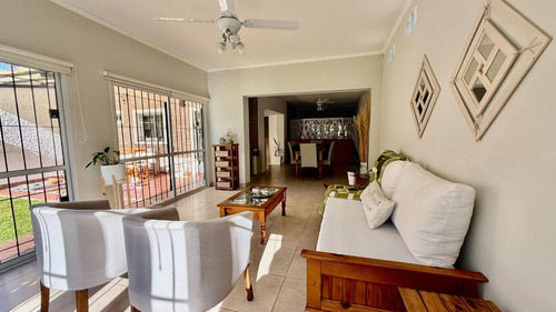 Venta Casa 3 Dormitorios Capitan Bermudez Cochera
