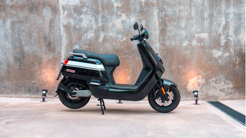 Imagen 5 de 15 de Moto Electrica Scooter Nuuv Ngt Bosch Litio Panasonic 80km/h