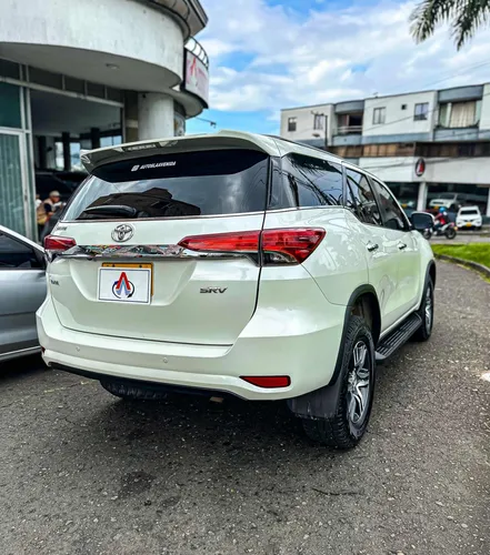Toyota Fortuner 2.7l Mid