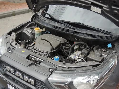 RAM 700 1.4 Slt