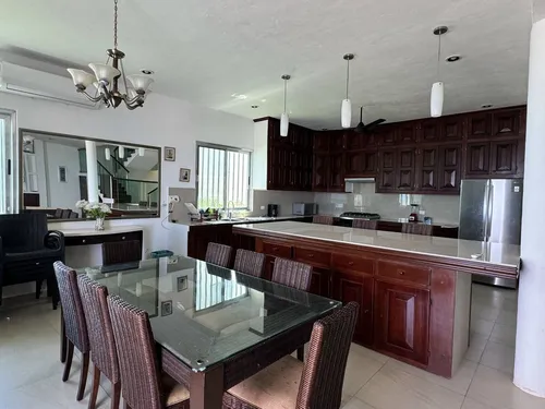 Casa Equipada En Venta Ubicada En Chelem, Yucatán.