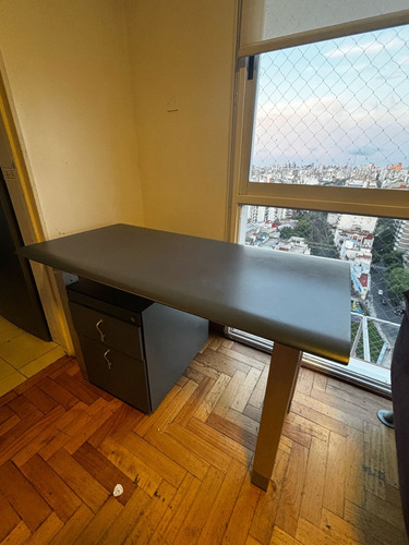 Escritorio Usado Excelente Condición Con Cajonera Con Ruedas Azul Petróleo (Usado)
