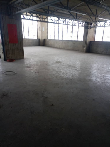 Imagen 19 de 30 de Alquiler De Planta Comercial En Edificio Boleita Sur
