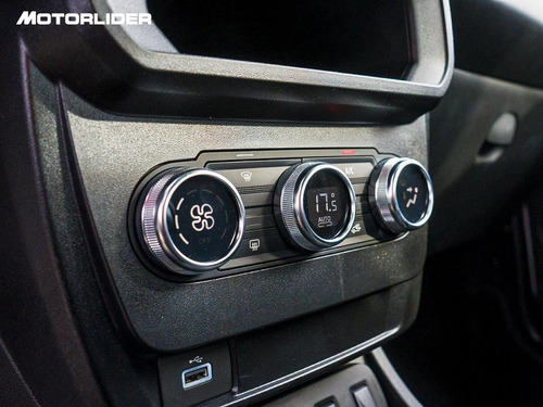 Imagen 17 de 25 de Renault Oroch 1.3t Intense At Ex. Full | Permuta / Financia