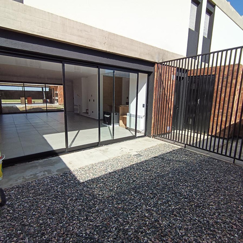 Casa En Venta 3 Dormitorios En Docta - Barrio Cerrado - No Es Apto Bancor