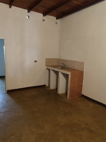 Imagen 9 de 18 de Casa En Venta Urb. Villas De Santa Rita Edo Aragua / 04166437900 04265330106