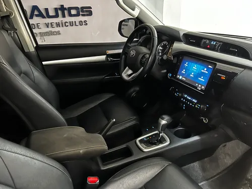 Toyota Hilux 2.4 Diésel Automática