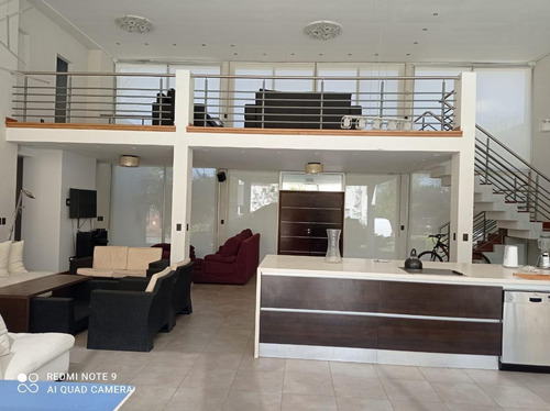 Imagen 2 de 10 de Magnifica Casa En Venta Y Alquiler Anual En Barrio Cerrado Santa Ana