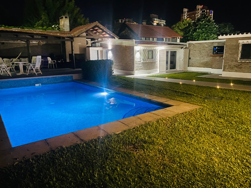 Casa Con Piscina Climatizada