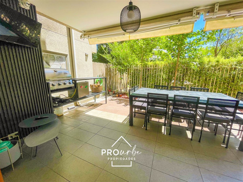 Departamento En Venta De 3 Dorm. Con Jardin En Las Condes