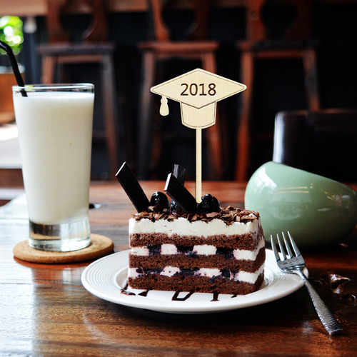 2018 Graduation Cupcake Pick # 2
