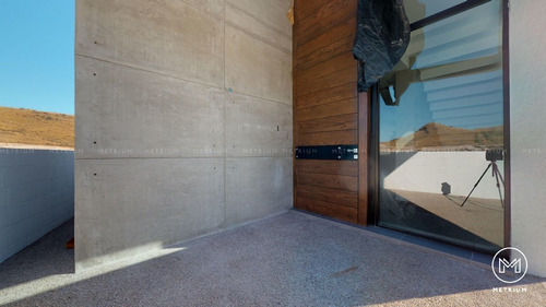 Imagen 2 de 27 de Casa En Venta En Bosques Del Valle V Con Recamara En Planta