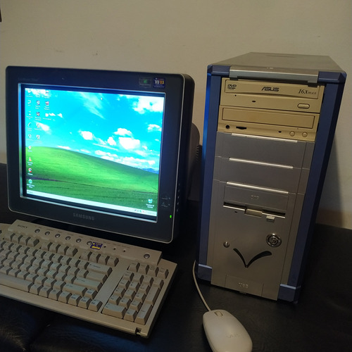 Retro Pc Sempron 2200, Solo Cpu, Windows Xp Y Muchos Juegos