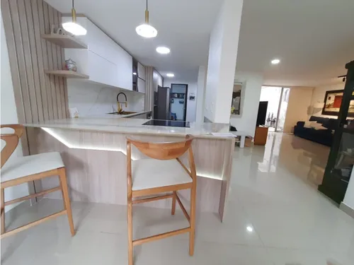 Compra Esta Hermosa Casa Unifamiliar En Super Ubicacion