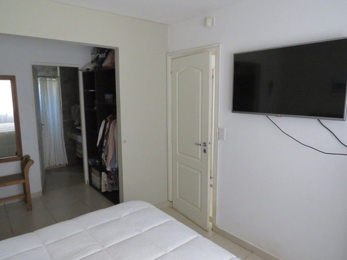 Imagen 14 de 24 de Casa En Venta-zona Lasalle-moderna Impecable- Excelente Entorno-permuta Por Casa