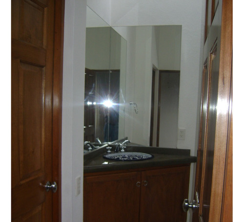 Residencia En Venta O Renta, Estilo Mexicano Moderno, Excelentes Acabados, Amplios Espacios E Iluminación Natural.