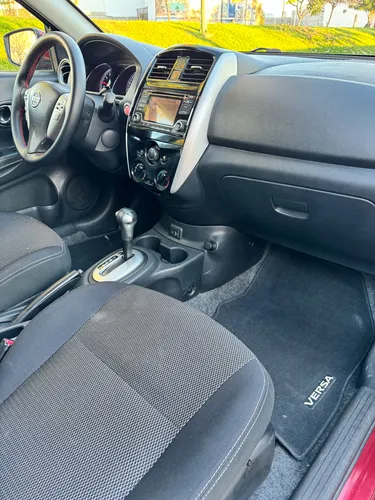 Nissan Versa 1.6 Advance At