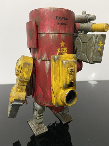 Figura Large Martin Big Red - World War Robot - Threea (Usado)