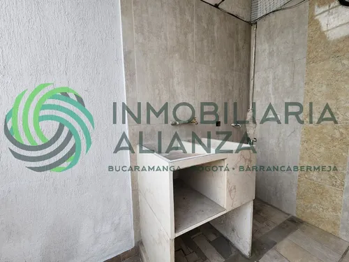 Apartamento En Arriendo En Junin Iv. Cod A13555