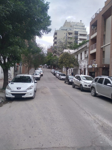 Nueva Cordoba Amplio Monoambiente Con Patio A Metros De Pocito Sobre Peredo Casi Esq Velez Sarfied