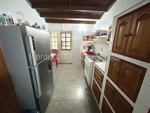 Erika Armeya Vende, Casa En La Urbanizacion Santa Cecilia De Cabudare. Flex: 25-20453