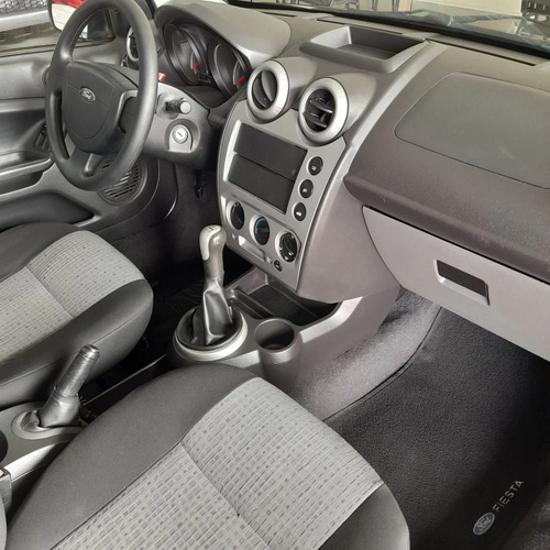 Ford Fiesta 1.6 MPI SEDAN 8V FLEX 4P MANUAL