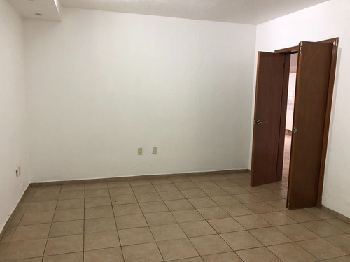 Imagen 5 de 30 de En Venta Casa En Fracc. La Loma, Royal Country