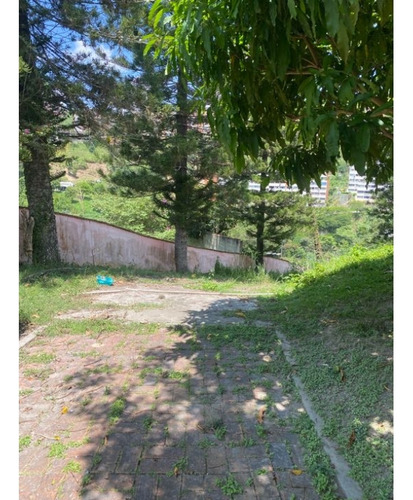 Alquilo Terreno 15.000m2 La Guairita 6011