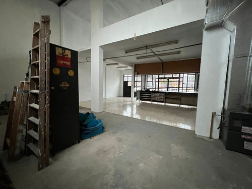 Imagen 16 de 30 de Local Sobre Av. Colón De 226m2 Aproximadamente
