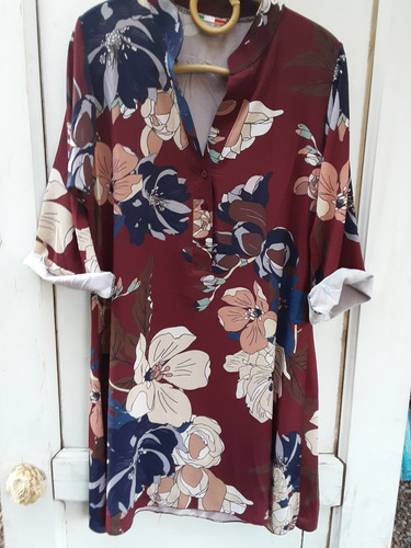 Imagen 2 de 5 de Vestido Burdeo Marca Italiana Talla M