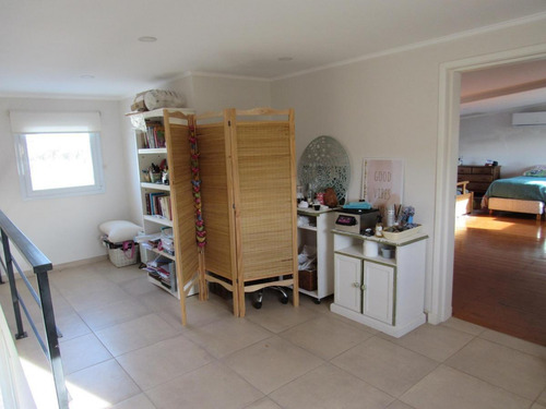 Casa En Venta - 3 Dormitorios 3 Baños - Cochera - 1.600mts2 - Chivilcoy